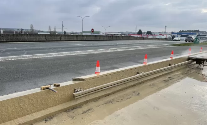 Sciage d'un mur de sécurité sur une piste cyclable ( Chasseneuil-du-Poitou - 86 )