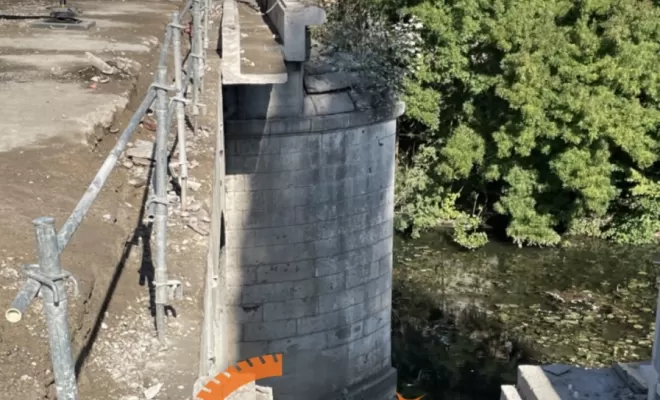 Sciage & désolidarisation des encorbellements du Pont Neuf - POITIERS ( Vienne 86)