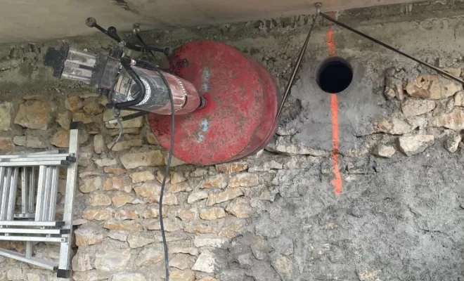 Carottage Voile maçonné dans un mur en pierre (ST-BENOIT 86)